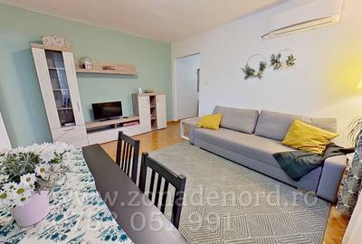 Apartament cu 3 camere semidecomandat, mobilat în 1 Mai
