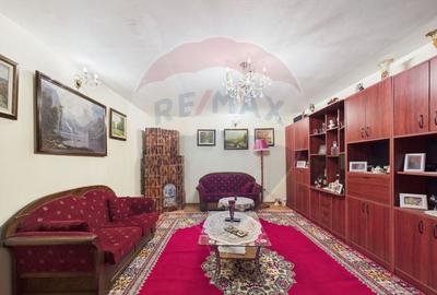 Casa / Vila cu 5 camere de vanzare in orasul Negru Voda, zona Central - 1