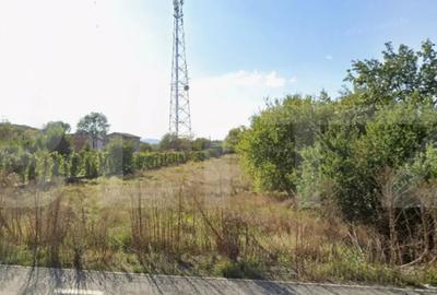 Teren de 3000 mp, în Central