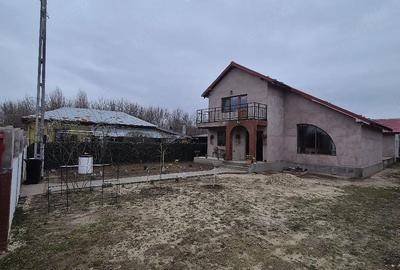 Casă cu 5 camere cu Teren 800 Mp în Central - 3