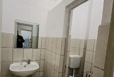 Spațiu comercial, de 50 mp, în Central - 6