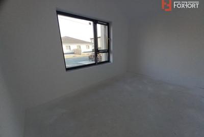 Duplex cu 5 camere cu Canalizare în Ghiroda - 6