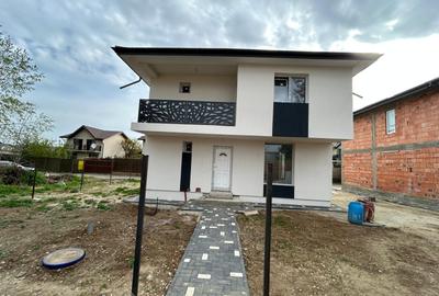 Casă cu 4 camere în Clinceni