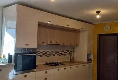 Casă cu 4 camere cu Teren 400 Mp în Central - 9