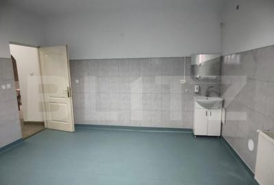 Spatiu autorizat medical de vanzare, 50 mp utili, zona centr - 1