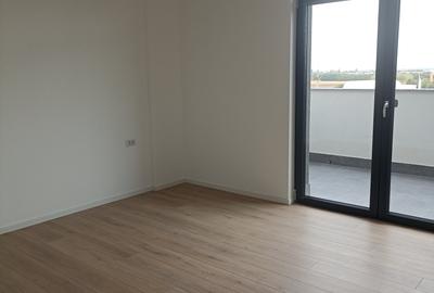 Apartament cu 4 camere decomandat în Torontalului - 3