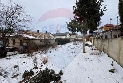 Teren intravilan de 464 mp, în Central - 4