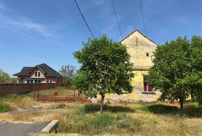 Casa batraneasca de vanzare - 1
