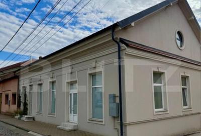 Casă cu 4 camere cu Teren 200 Mp în Central - 3