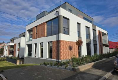 Apartament cu 3 camere decomandat în Zorilor - 2