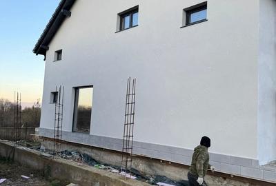 Casă cu 3 camere cu Teren 270 Mp în Central - 2