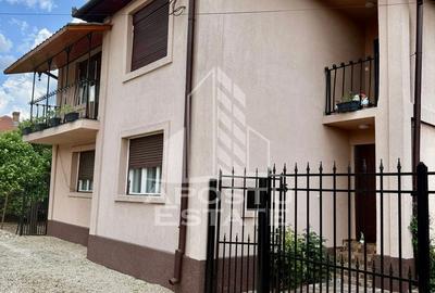 Casă individuală cu 7 camere cu Canalizare în Central - 3