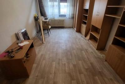 Apartament cu 3 camere decomandat în Rahova - 3