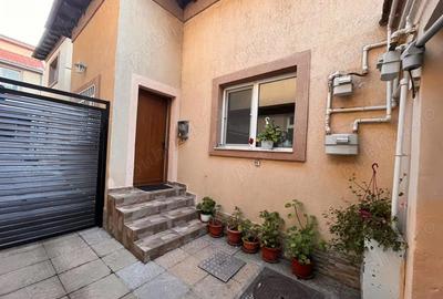 Spațiu comercial, de 60 mp, în Central - 6