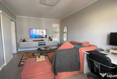 Apartament cu 2 camere decomandat în Victoriei