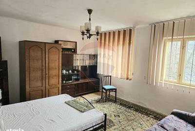 Casă cu 3 camere cu Teren 539 Mp în Central