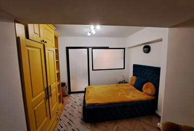 Apartament cu 3 camere semidecomandat în Central - 2