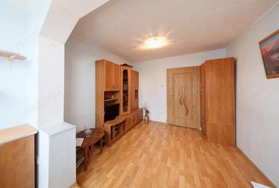 Apartament cu 3 camere de vanzare in zona Calea Bucuresti - 2