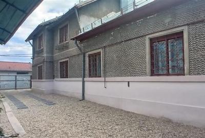 Casa 6 camere de vanzare Pucioasa 441 mp teren - 13