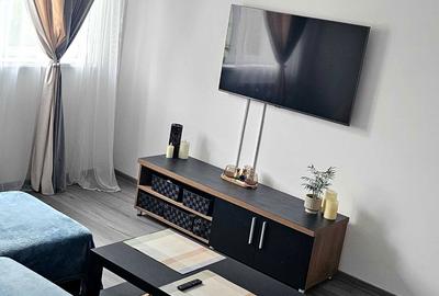 Apartament cu 3 camere semidecomandat în Central