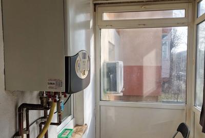 Apartament cu 2 camere decomandat în Rovine - 1