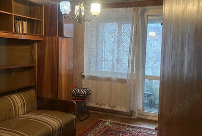 Apartament cu 3 camere semidecomandat în Gării
