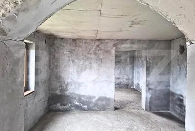 Casă cu 3 camere cu Teren 2522 Mp în Central - 8