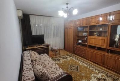 Apartament cu 3 camere decomandat, mobilat în Centru Civic
