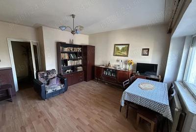 Garsonieră decomandată în Central - 2