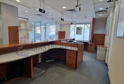 Spatiu comercial la parterul RECOM, P-ța Muncii - 10