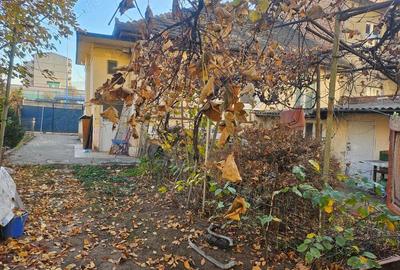 Casa de vanzare in Bra?ov, comision 0%, pre? negociabil 240.ooo Euro,91 mp-3 camere+ teren - 3