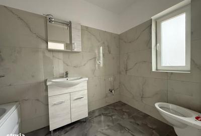 Casă cu 3 camere cu Canalizare în Moșnița Veche