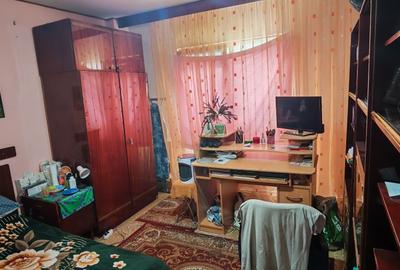 Apartament cu 3 camere decomandat în Energiei