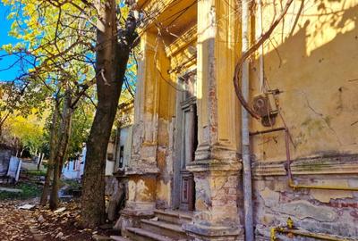 Vanzare Teren + Construcții Demolabile — Ultracentral, Pitesti – ARM. CĂLINESCU - 2