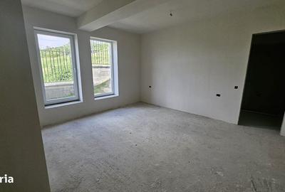 Casă cu 4 camere cu Teren 400 Mp în Central - 9