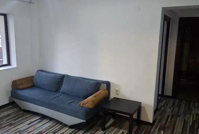 Apartament cu 2 camere semidecomandat în Republicii