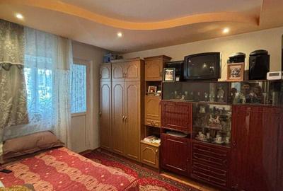 Apartament cu 3 camere semidecomandat în Craiovița Nouă - 7