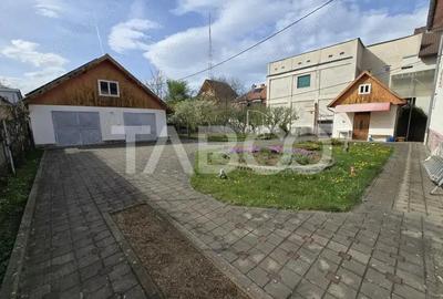 Casa individuala de vanzare teren 972 mp 2 garaje zona Sub Arini Sibiu Casa individuala de vanzare teren 972 mp 2 garaje zona Sub Arini Sibiu - 1