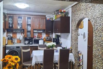 Apartament cu 3 camere semidecomandat în Central - 4