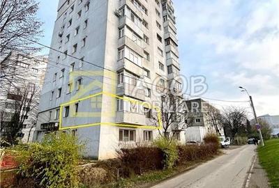 Apartament 3 camere decomandate, etaj 1, str. Narciselor 15, Bacau - 1