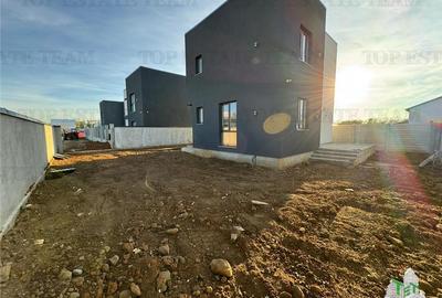 Duplex cu 4 camere cu Teren 300 Mp în Malu Mare - 3