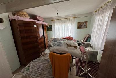 Casa si teren de vanzare in Tifesti - Sat Olesesti 30.000 Euro - 18