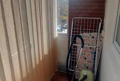 Apartament cu 3 camere semidecomandat în Medicină