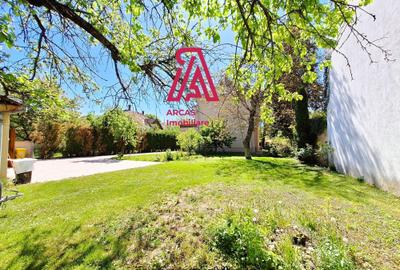 Apartament cu 2 camere semidecomandat, mobilat în Ultracentral