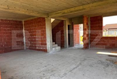 CASA DE VANZARE LA ROSU IN CIHEI, STRADA INCHISA,ZONA LINISTITA - 9