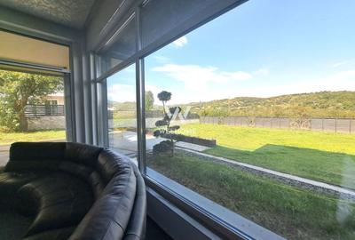 Casa cu piscina interioara si proveliste catre CETATE - 1