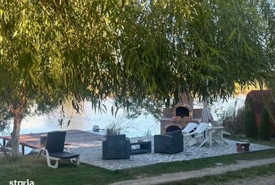 Casă cu Teren 300000 Mp în Central - 2