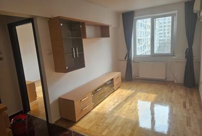Apartament cu 3 camere decomandat, mobilat în Tineretului - 1