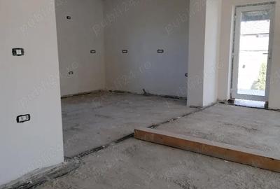 Casă cu Teren 520 Mp în Utvin