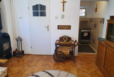 Casă cu 4 camere în Central - 8